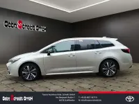 Neu Toyota Corolla 179 PS (131 kW) 2026 Precious silver metallic Kombi