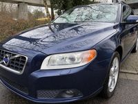 Gebraucht Volvo V70 Momentum 163 PS (119 kW) 2011 Blau Kombi