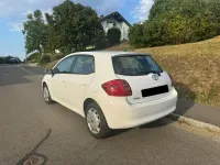 Gebraucht Toyota Auris Life 101 PS (74 kW) 2010 Weiß Kleinwagen