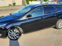 Gebraucht Ford Focus Titanium 125 PS (91 kW) 2018 Schwarz Kombi