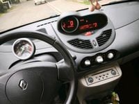 Second-hand Renault Twingo 75 CP (55 kW) 2008 Andere farben Hatchback