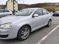 Gebraucht VW Jetta 102 PS (75 kW) 2007 Grau Limousine