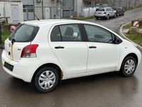 Gebraucht Toyota Yaris 69 PS (50 kW) 2011 Weiß Kleinwagen