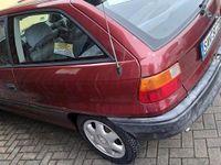 Gebraucht Opel Astra 60 PS (44 kW) 1992 Rot Kleinwagen