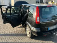 Gebraucht Ford Fusion 100 PS (73 kW) 2006 Schwarz Kleinwagen