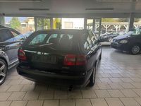 Gebraucht Volvo V40 1999 Blau Kombi