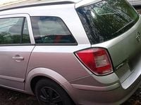 Gebraucht Opel Astra 105 PS (77 kW) 2008 Silber Kombi