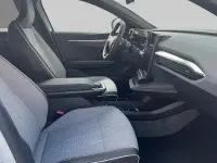 Używany Renault Megane E-Tech Techno 160 kW (218 KM) 2023 Biały Sedan/Limuzyna