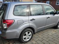 Gebraucht Subaru Forester Active 147 PS (108 kW) 2010 Silber SUV