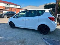 Gebraucht Opel Meriva Edition 131 PS (96 kW) 2011 Weiß Van / Kleinbus