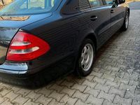 Gebraucht Mercedes E200 122 PS (89 kW) 2003 Schwarz Limousine