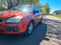 Gebraucht Ford Focus 105 PS (77 kW) 2007 Rot Limousine