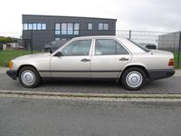Gebraucht Mercedes E230 132 PS (97 kW) 1988 Braun Limousine