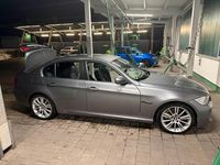 Gebraucht BMW 325 218 PS (160 kW) 2009 Silber Limousine