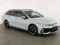 Neu VW Golf VIII R-line 204 PS (150 kW) 2026 Crystal ice blue metallic Kombi
