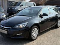 Gebraucht Opel Astra Edition 110 PS (80 kW) 2014 Karbonschw graphitschw midnigh Kombi