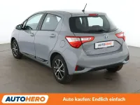 Gebraucht Toyota Yaris Hybrid Team 101 PS (74 kW) 2018 Grau Limousine