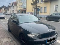 Gebraucht BMW 116 122 PS (89 kW) 2009 Schwarz Kleinwagen