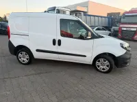 Gebraucht Fiat Doblò 95 PS (69 kW) 2019 Weiß Van / Kleinbus