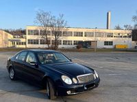 Gebraucht Mercedes E220 150 PS (110 kW) 2003 Blau Limousine
