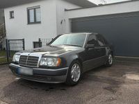 Gebraucht Mercedes E500 326 PS (239 kW) 1992 Schwarz Limousine