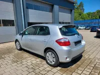 Gebraucht Toyota Auris Life 132 PS (97 kW) 2010 Silber Kleinwagen