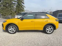 Neu VW T-Roc Life 2025 Canary yellow SUV