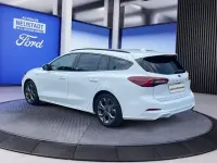 Gebraucht Ford Focus ST-Line 120 PS (88 kW) 2022 Frozen white Kombi