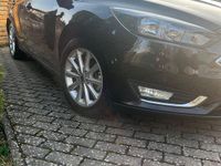 Gebraucht Ford Focus Titanium 125 PS (91 kW) 2015 Schwarz Kombi