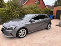 Gebraucht Mercedes A180 Urban 122 PS (89 kW) 2016 Grau Kleinwagen