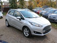 Gebraucht Ford Fiesta SYNC Edition 80 PS (58 kW) 2015 Silber Kleinwagen