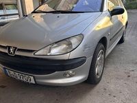Gebraucht Peugeot 206 Premium 75 PS (55 kW) 2002 Silber Limousine