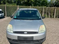 Gebraucht Ford Fiesta 60 PS (44 kW) 2004 Silber Kleinwagen