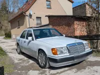 Gebraucht Mercedes 200 75 PS (55 kW) 1990 Weiß Limousine