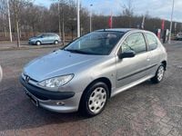 Gebraucht Peugeot 206 75 PS (55 kW) 2004 Silber Kleinwagen