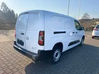 Używany Opel Combo Edition 102 KM (75 kW) 2022 Biały Minivan