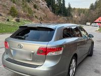 Gebraucht Toyota Avensis 150 PS (110 kW) 2011 Andere farben Kombi