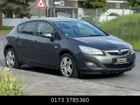 Gebraucht Opel Astra Design Edition 101 PS (74 kW) 2011 Grau Limousine