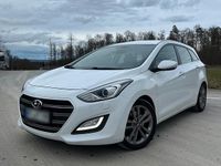 Gebraucht Hyundai i30 136 PS (100 kW) 2015 Weiß Kombi
