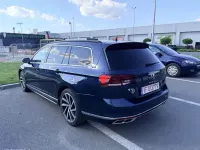 Gebraucht VW Passat R-line 150 PS (110 kW) 2023 Grün Kombi