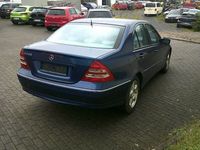 Gebraucht Mercedes C240 170 PS (125 kW) 2001 Blau Limousine