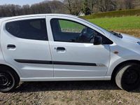 Gebraucht Suzuki Alto Basic 68 PS (50 kW) 2014 Weiß Kleinwagen