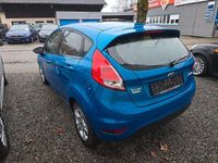 Gebraucht Ford Fiesta Trend 101 PS (74 kW) 2015 Blau Kleinwagen
