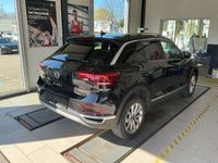 Gebraucht VW T-Roc Style 150 PS (110 kW) 2023 2t deep black perleffekt SUV
