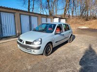 Gebraucht Renault Clio II 58 PS (42 kW) 2004 Silber Kleinwagen