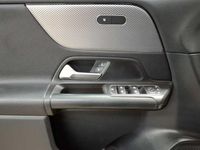 Gebraucht Mercedes GLB200 150 PS (110 kW) 2023 Kosmosschwarz metallic SUV