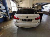 Gebraucht BMW 530 258 PS (189 kW) 2011 Weiß Kombi