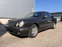 Gebraucht Mercedes E200 Elegance 116 PS (85 kW) 2001 Blau Limousine