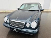 Gebraucht Mercedes E230 150 PS (110 kW) 1996 Blau Limousine