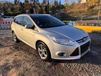 Używany Ford Focus SYNC Edition 125 KM (91 kW) 2014 Srebrny Kombi
